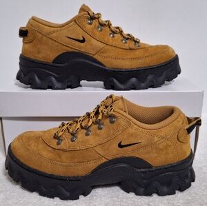Nike Lahar Low Wheat W Leather Hiking Sneakers DB9953-700 Women’s Size 7.5